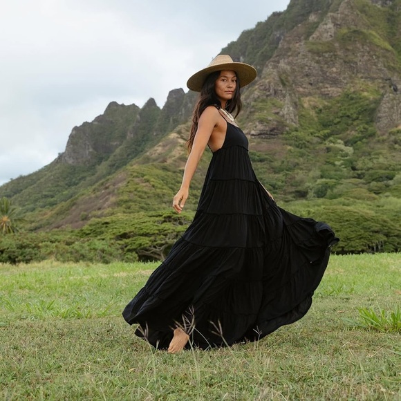 acacia swimwear Dresses & Skirts - NWT XS MAI Charlie Midi Dress in Bouquet